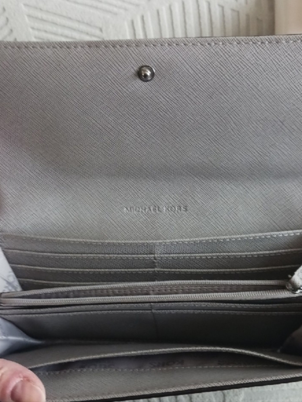 Bundle Deal Michael Kors W/Wallet Light Gray Tote with Tassel and Wallet - Picture 8 of 10